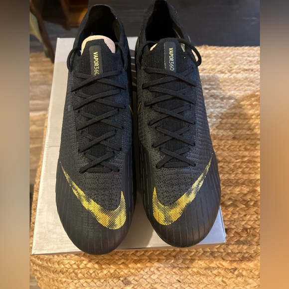 Nike brand new - Picture 2 of 4